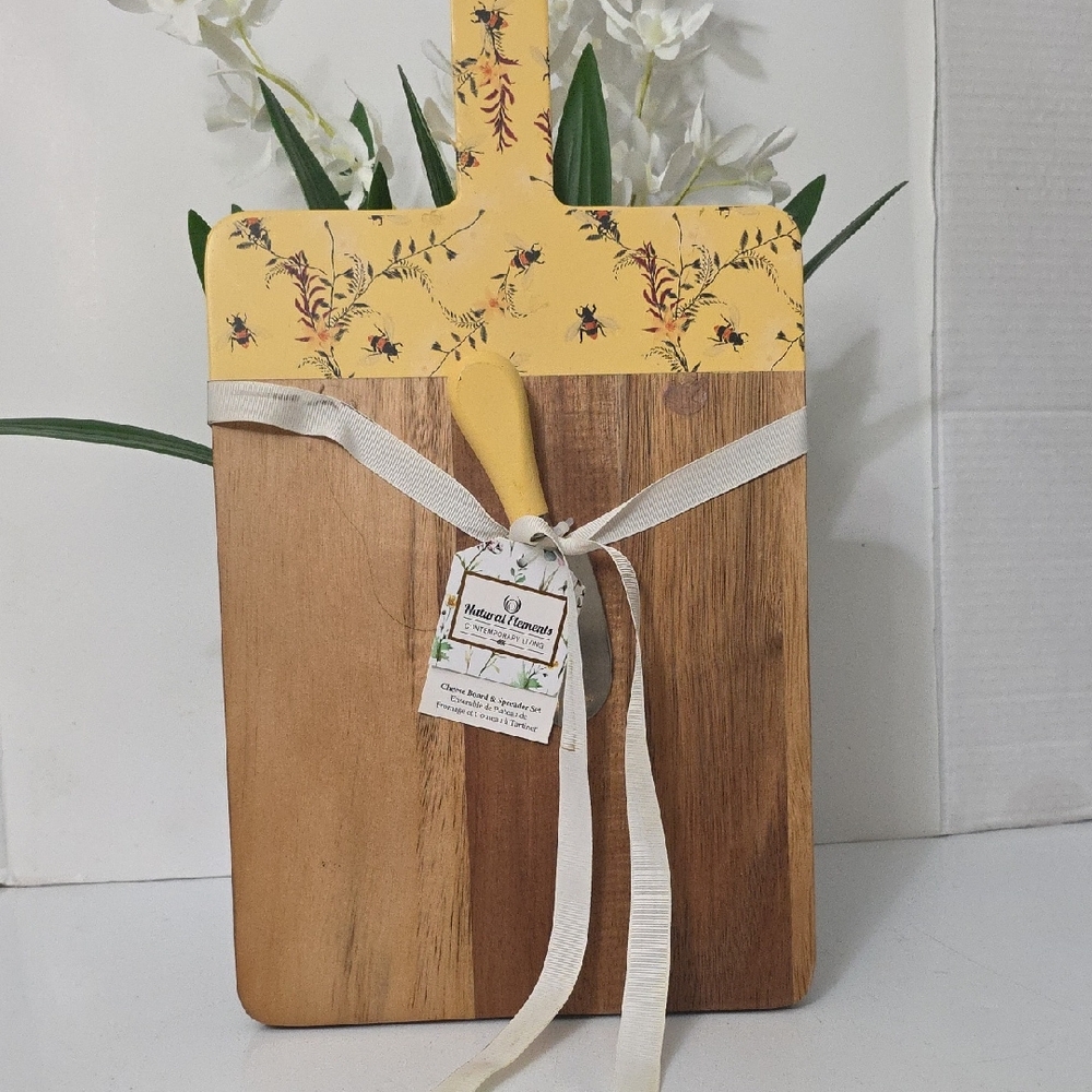Natural Elements Yellow and Brown Cheese Board & Spreader Set, NWT